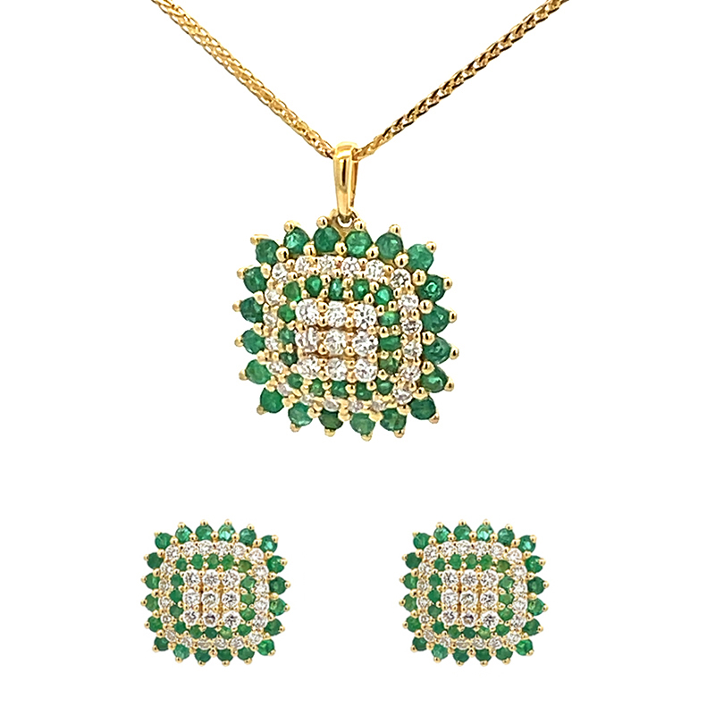 Cushion shaped Pendant Set in Diamond, Emerald in 18K Gold